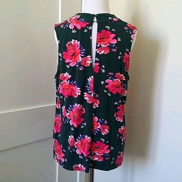 🎉HP🎉Anthropologie Pink/green floral blouse. Size M. - Picture 2 of 3